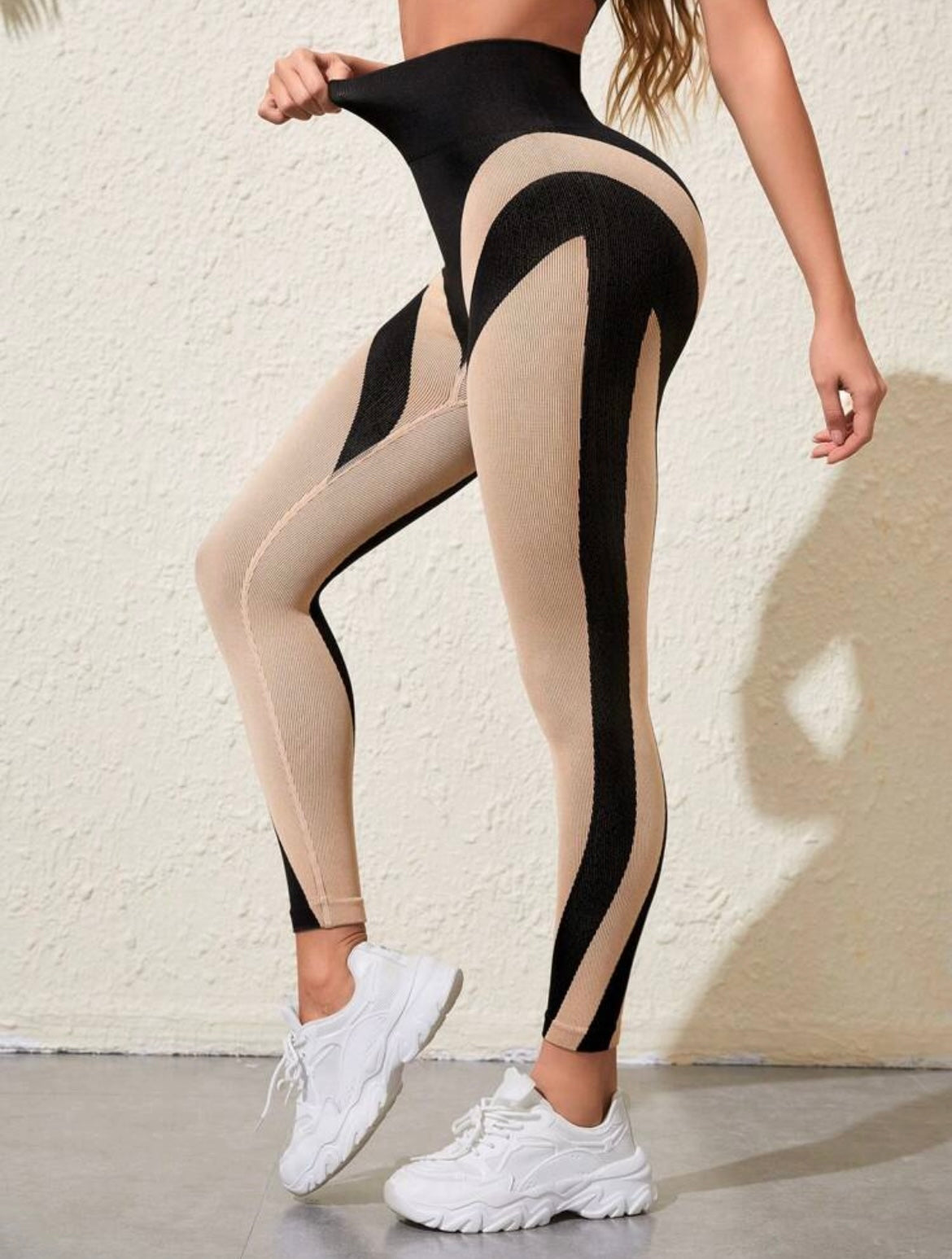 Black/tan outline legging